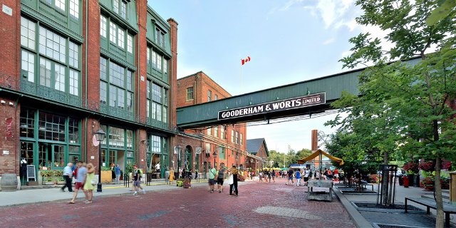 Menelusuri Keindahan Kota Toronto di Kanada